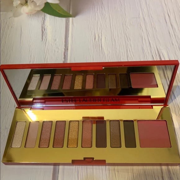 make up - Picture 3 of 4